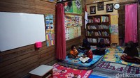 Saat ini tercatat 72 anak yang mendaftar kegiatan di perpustakaan Agus.