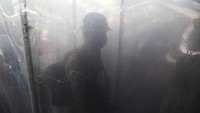 Beragam protokol yang dilakukan adalah disediakannya bilik disinfektan, pemeriksaan kesehatan, pengukuran suhu, pengurangan kapasitas kapal sebesar 50 persen, penyemprotan disinfektan di seluruh bagian kapal terutama bagian kabin hingga pemberian sekat antar kasur di dalam kabin.