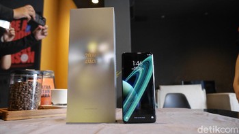Mi 10 Ultra ditenagai Snapdragon 865 yang dipadukan RAM LPDDR5 12 GB. Memori internalnya menggunakan UFS 3.1 berkapasitas 512 GB. Foto: detikINET/Anggoro Suryo Jati