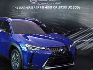 Mobil Listrik Pertama Lexus UX 300e Meluncur di Indonesia