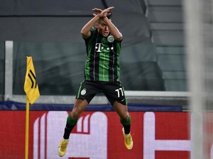 Pemain Ferencvaros Ini Tiru Selebrasi Ronaldo dan Minta Jersey
