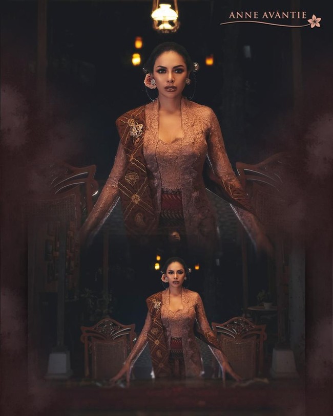 Ini kali pertama dia pakai kebaya yang benar-benar Jawa klasik. Terinspirasi dari kebaya tempo dulu dan perempuan keturunan ningrat yang disebut ndoro putri. Maka saya menamakannya Kebaya Ndoro Putri, ungkap Anne kepada Wolipop, Rabu (25/11/2020). (Foto: dok. Anne Avantie)