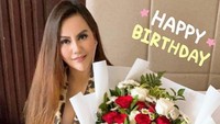 Pedangdut berusia 38 tahun itu pun mengaku lebih nyaman dan senang usai tak tinggal bersama suaminya itu. Dok. Instagram/nitatalia.real