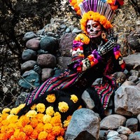 Body painting jadi poin penting dalam pemotretan ini. Sebab tengkorak menjadi salah satu fitur ikonik dalam perayaan Hari Orang Mati. Foto: Facebook/MissMexicoOrg