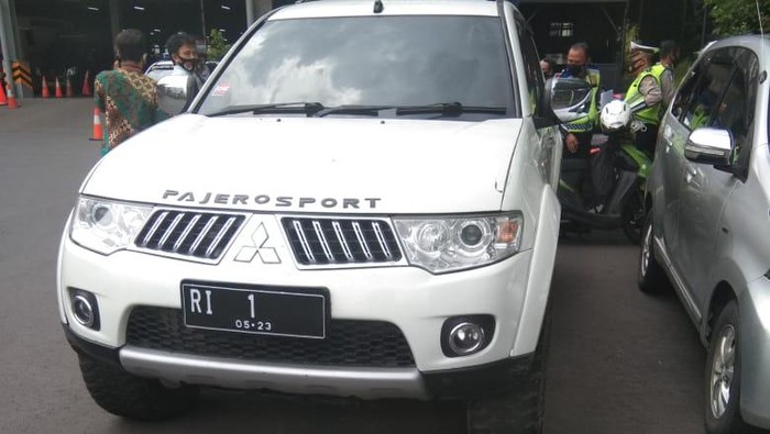 Penampakan mobil pelat RI 1 (Dok Istimewa)