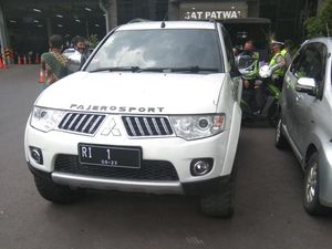 Polisi Sebut Pengemudi Pajero Bernopol RI-1 Bicara Ngelantur