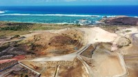 Proyek pembangunan Jalan KEK Mandalika berlokasi di Desa Kuta, Kabupaten Lombok Tengah, Provinsi Nusa Tenggara Barat, memiliki nilai kontrak sebesar Rp 899 miliar.