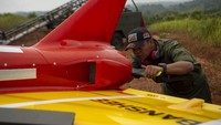 Drone buatan Inggris ini dijadikan sasaran tembak dengan menggunakan rudal dan juga meriam artileri pertahanan udara.