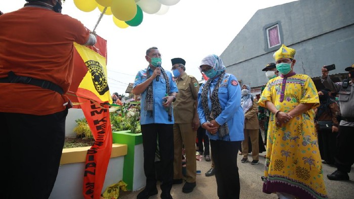 Perkuat Kerukunan dan Persaudaraan Lewat Tugu Keserasian Sosial Simbol persaudaraan, kerukunan dan keserasian diaplikasikan leawt pembangunan Tugu Keserasian Sosial di Ciledug, Tangerang.