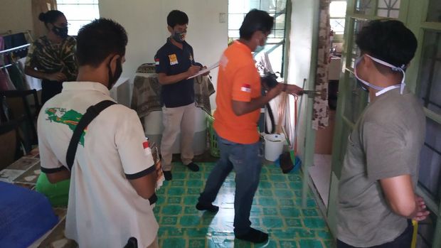 Polisi olah TKP di rumah VP Human Resources PT Freeport Indonesia, Demi Magai
