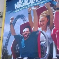 Jatohnya jadi kayak pakai filter di aplikasi ya.. Mukanya yang kelihatan jadi cuma mata sama mulut aja nih. Auto bengek! Foto: Instagram/@sukijan.id