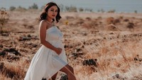 Mutia Ayu juga sering membagi kisah asmaranya dengan Glenn Fredly di media sosial. (Foto: dok. Instagram @mutia_ayuu) 