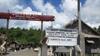 Sasi merupakan aturan adat yang disepakati bersama masyarakat Kepulauan Raja Ampat, sehingga tidak ada orang yang berani melanggarnya.
