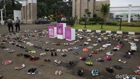 Sepatu-sepatu itu nantinya akan dipindahkan ke Komnas Perempuan. Sepatu-sepatu itu akan dipamerkan sesuai dengan cerita dari para pemiliknya.