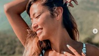 Penyanyi berusia 41 tahun itu pun kerap menuai pujian saat mengunggah fotonya dengan bikini. Dok. Instagram/shantyparedes