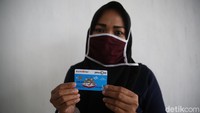 Penyaluran KJP plus tahap kedua ini menggunakan data baru berdasarkan pembaruan berkas warga penerima yang rampung pada bulan Oktober lalu.