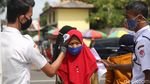 Antrean Penerima KJP Tahap 2 Mengular di Matraman