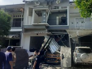 Tabung Gas 12 Kg Meledak di Bekasi, Rumah-Mobil Rusak