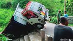 Truk Ini Nyangkut di Tepi Jurang Gegara Google Maps, Kok Bisa?
