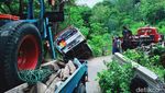Truk Ini Nyangkut di Tepi Jurang Gegara Google Maps, Kok Bisa?