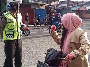 Viral Emak-emak di Aceh Teriak Takbir Saat Disetop Polantas, Lalu Tancap Gas