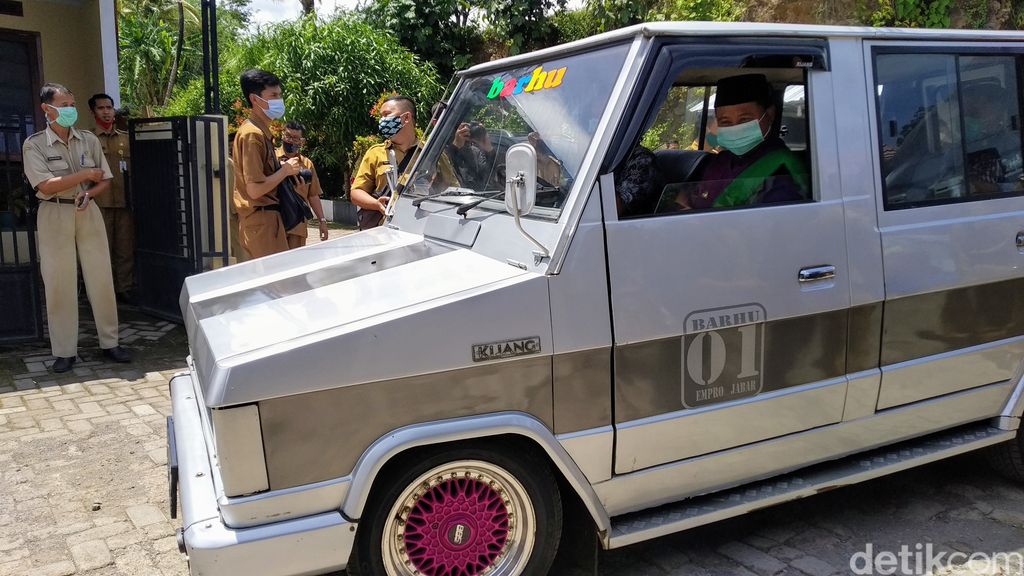 Wagub Jabar Uu Ruzhanul Ulum Dinas Pakai Toyota Kijang Doyok Jadul