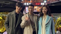 Momen lucu juga diunggah oleh Stephanie Lee yang memerankan Jung Sa Ha. (Foto: dok. Instagram Suzy/Stephanie Lee/Kim Do Wan) 