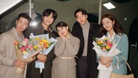 Kedekatan para member Samsan Tech juga selalu terlihat di Instagram para pemeran drama Korea Start-Up. (Foto: dok. Instagram Suzy/Stephanie Lee/Kim Do Wan) 