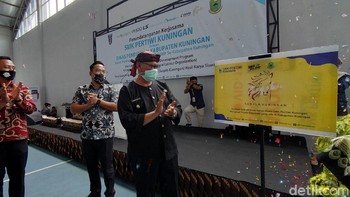 Bupati Kuningan Acep Purnama berharap aplikasi tersebut dapat lebih memperkenalkan Kabupaten Kuningan ke seluruh masyarakat Indonesia bahkan dunia. (Bima Bagaskara/detikcom)