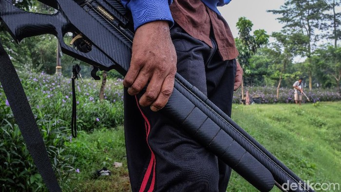 Berburu ikan dengan senapan angin menjadi hobi sejumlah warga dan membentuk sebuah komunitas. Yuk lihat akstivitas mereka.