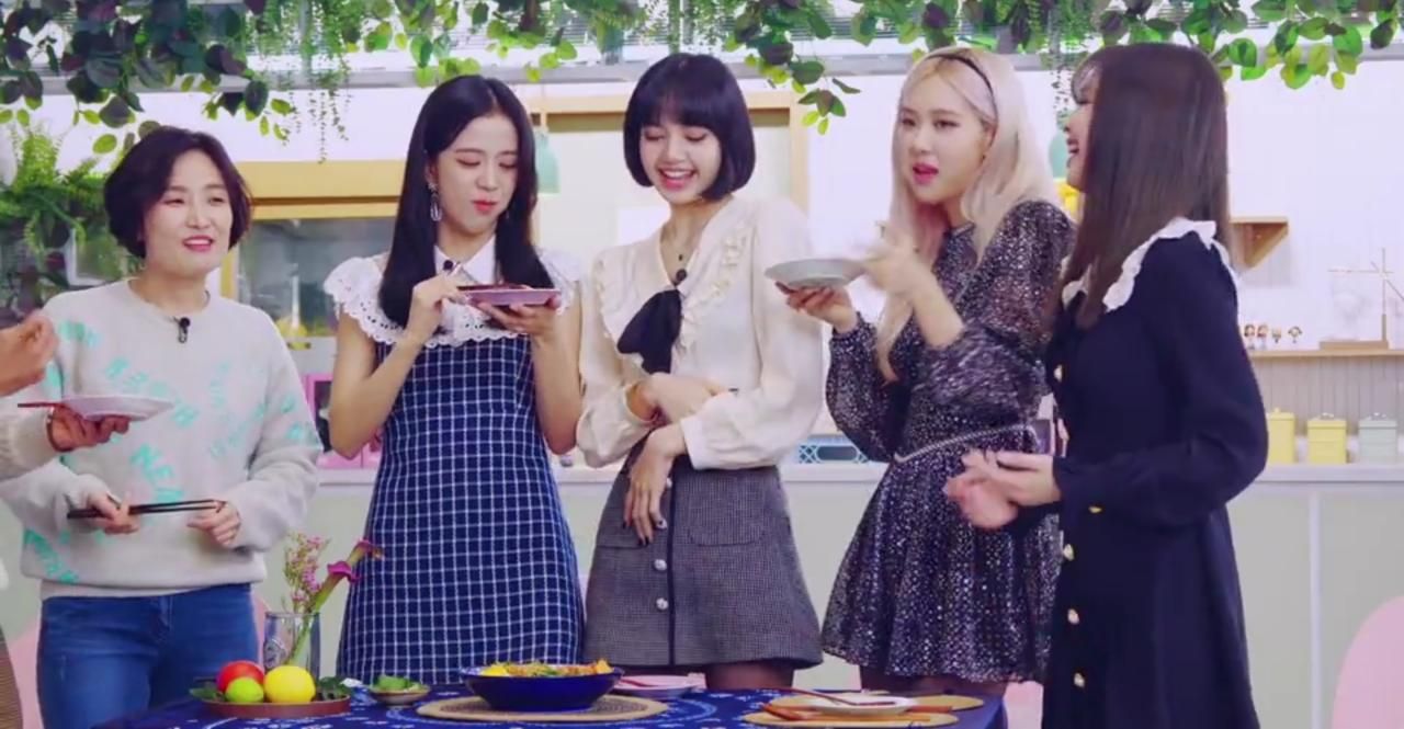 BLACKPINK Doyan Makanan Indonesia, Mie Goreng dan Sate Jadi Favorit