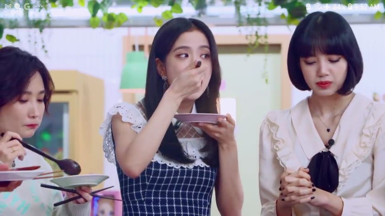 BLACKPINK Doyan Makanan Indonesia, Mie Goreng dan Sate Jadi Favorit