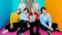 BTS adalah idol K-Pop di bawah naungan BigHit Entertainment. Nama BTS sudah dikenal mendunia, prestasi mereka berhasil mencapai penghargaan musik dunia dan berkolaborasi dengan musisi Amerika. Foto: dok. BigHit Entertainment
