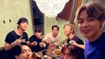 Begini Nih Kekompakan Member BTS Saat Makan Bareng