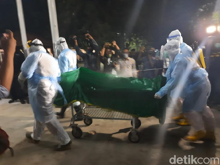 Bupati Situbondo Dadang Wigiarto positif COVID-19 meninggal