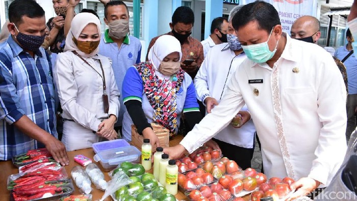 Bupati Sumedang resmikan pusat pelatihan untuk menekan pengangguran
