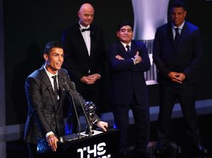 Duka Mendalam Ronaldo atas Meninggalnya Maradona