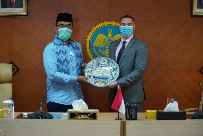 Direktur Jenderal Perhubungan Laut R. Agus H. Purnomo menggelar pertemuan dengan Duta Besar (Dubes) Panama untuk Indonesia Manuel Antonio Saturno Escala di kantor Kementerian Perhubungan.