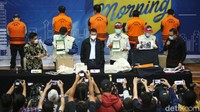 OTT KPK yang dilakukan sejak Rabu (25/11) dini hari sepulangnya lawatan dari Amerika, Edhy Prabowo tercatat sebagai menteri ketiga era Jokowi yang tersandung Korupsi. Foto: Rifkianto Nugroho