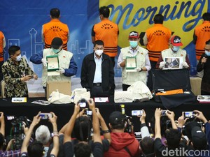 KPK Sita Uang Rp 16 M dan 5 Mobil Kasus Suap Ekspor Benur Edhy Prabowo