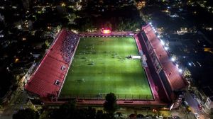 Fans Mulai Penuhi Stadion Klub Masa Kecil Maradona