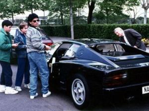 Cerita Diego Maradona Minta Ferrari Warna Hitam yang Ada AC dan Stereo