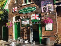 Ketika Judul Film Diplesetkan Jadi Nama Toko