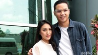 Pernikahan mereka digelar tertutup dan hanya dihadiri pihak keluarga. (Foto: Noel/detikcom) 