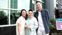 Hetty Koes Endang pun turut hadir bersama putri dan juga menantunya.(Foto: Noel/detikcom) 