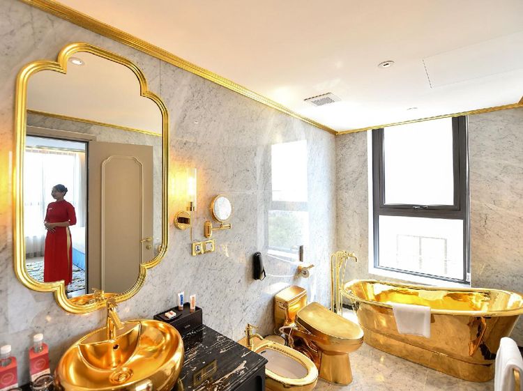 Potret Hotel Mewah Berlapis Emas di Vietnam