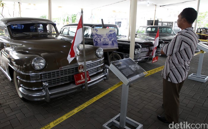 Pameran mobil klasik digelar di Yogyakarta. Di sana pengunjung dapat melihat beragam mobil klasik yang pernah digunakan Soekarno hingga Sultan Hamengkubuwono IX