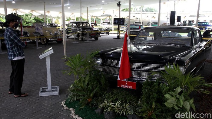 Intip Deretan Mobil Klasik Tunggangan Soekarno hingga Sultan HB IX Pameran mobil klasik digelar di Yogyakarta. Di sana pengunjung dapat melihat beragam mobil klasik yang pernah digunakan Soekarno hingga Sultan Hamengkubuwono IX