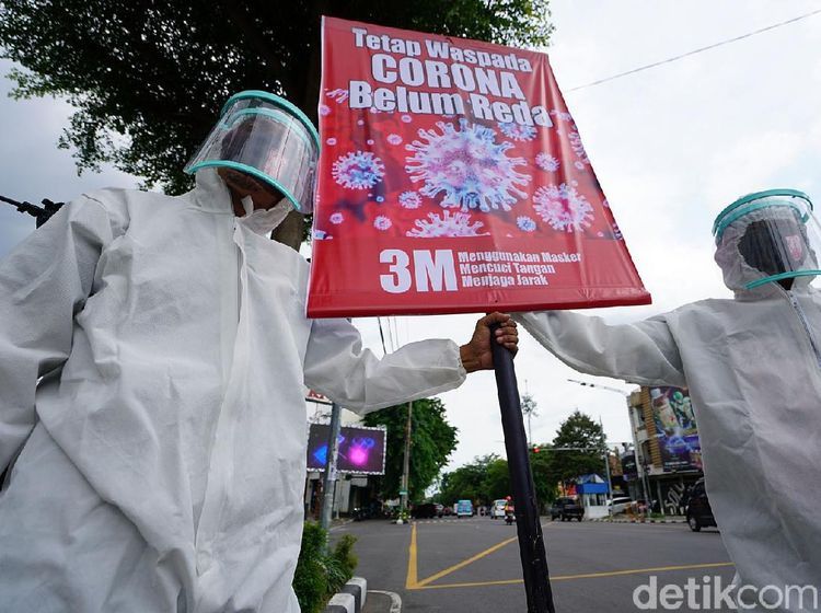 Foto Kampanye Prokes, Jangan Lengah! Corona Masih Ada