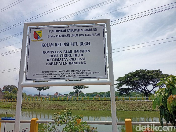 Kolam retensi di Kabupaten Bandung.